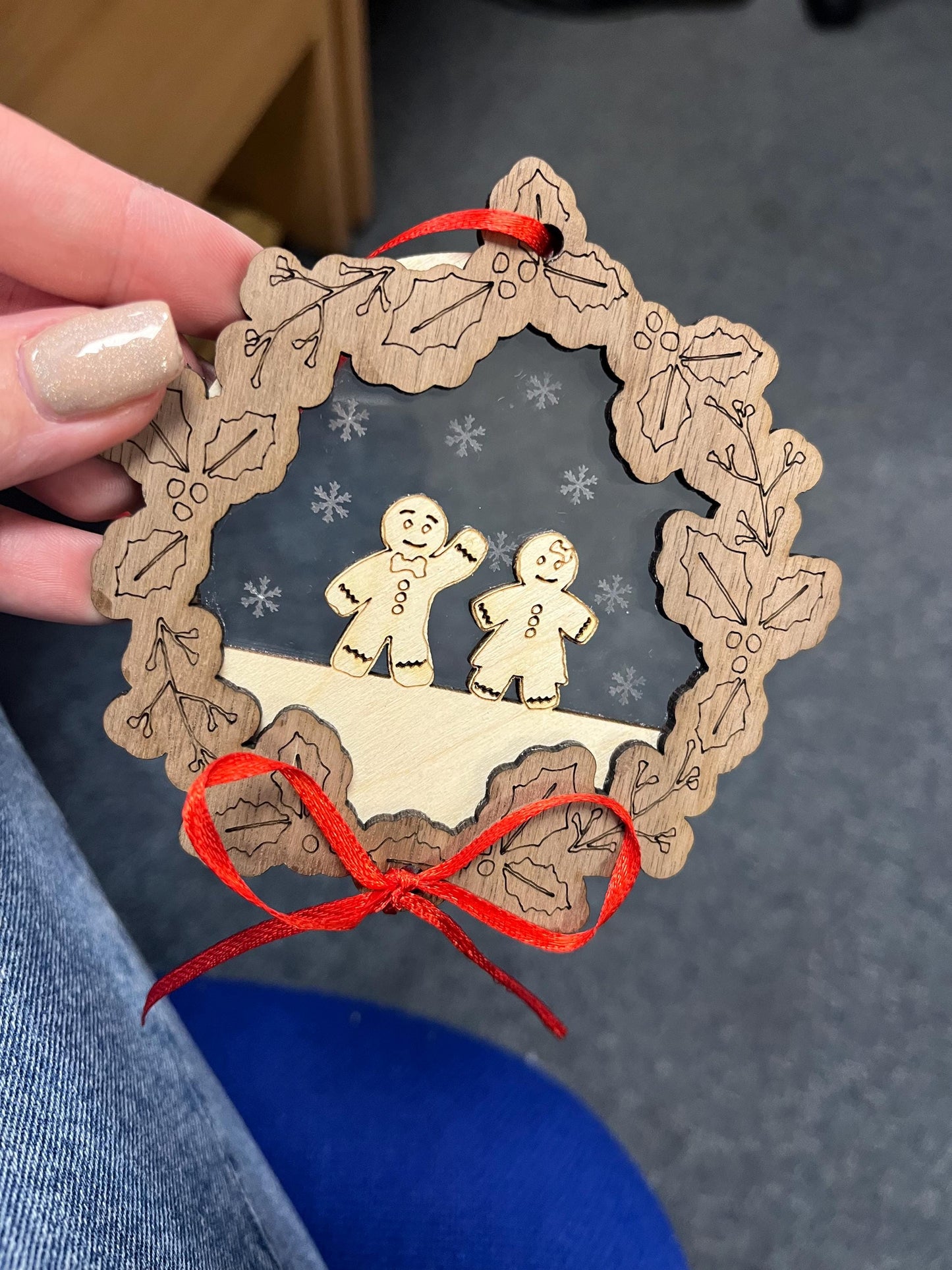 Gingerbread people bauble